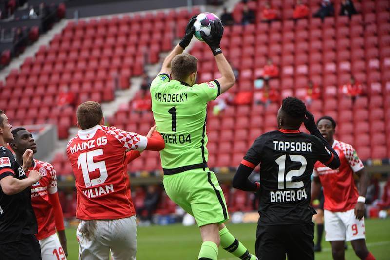 Leverkusen Goalie Hradecky will gegen Mainz sein Tor sauber halten