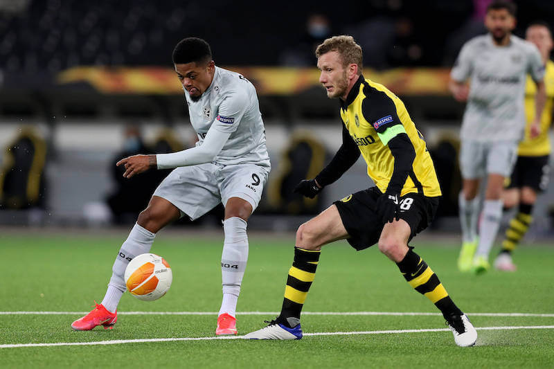 Bailey im Duell mit Lustenberger bei Leverkusen gegen Bern