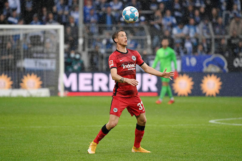 Eintracht Frankfurt und Erik Durm spielen gegen Stuttgart