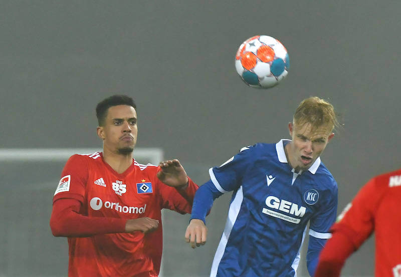 2. Liga Duell um den Einzug ins Pokal-Halbfinale zwischen dem HSV und dem KSC